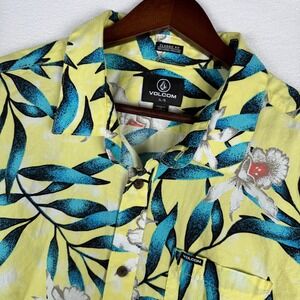 Volcom Tropical Hideout Mens XL Yellow Floral Short Sleeve Button Shirt A0422203